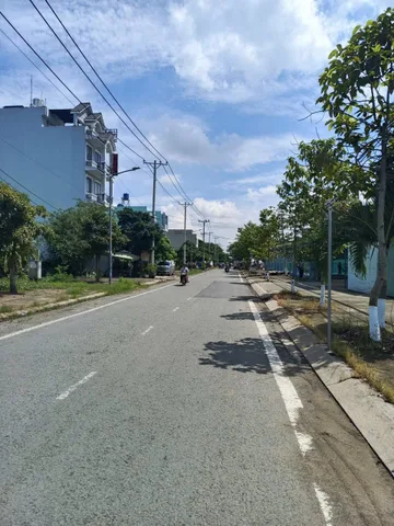 Bán đất 100m² full thổ cư ngang 5m giá 6.1 tỷ tại Xã Bình Hưng