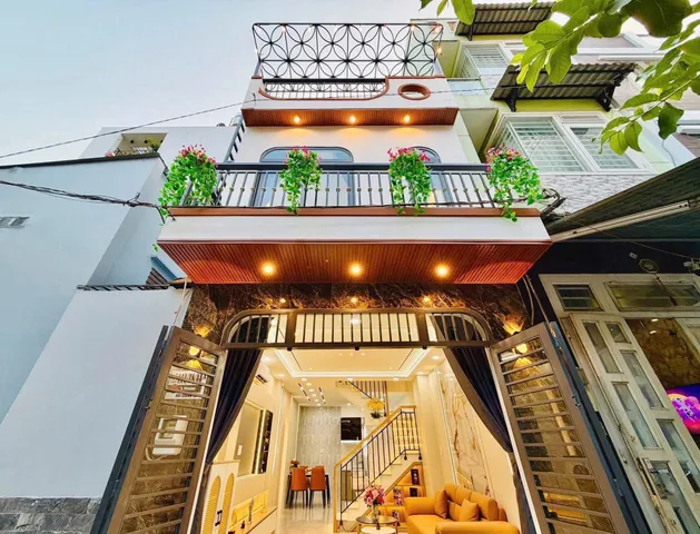 Ngộp! Bán gấp 2 tỷ 350, Nơ Trang Long, P7, Bình Thạnh. Dt 34m2, hẻm 6m, ra chợ Bà Chiểu 5phút