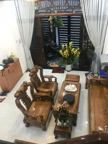 Nhà hẻm oto đường Quang Trung, thông đg Đinh Tiên Hoàng, cách biển chỉ 500m, xung quanh đầy đủ tiện ích, khu dân cư 
- Nhà kiên cố kết cấu 6p.ngủ, 5wc