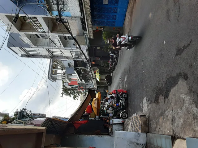 BÁN NHÀ TỈNH LỘ 10  -  SÁT KHU TÊN LỬA ( DÀI 10M  - 2 TẦNG ) GIÁ : 3 TỈ
