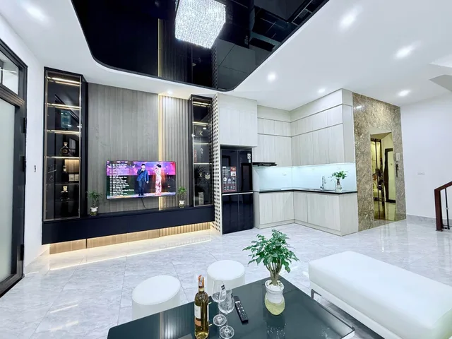 Nhà đẹp phân lô quân đội Lê Trọng Tấn 💥 Lô góc, thang máy – Xây mới 42m2 x 6 tầng, tầm giá 14 tỷ