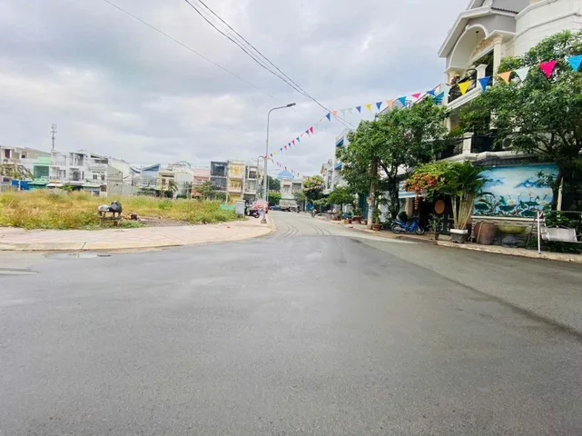 Bán Đất DT 5 x 20m, Kinh Doanh Sầm Uất, Đường nhựa 8M, Tái Định Cư, Phường Quang Vinh.