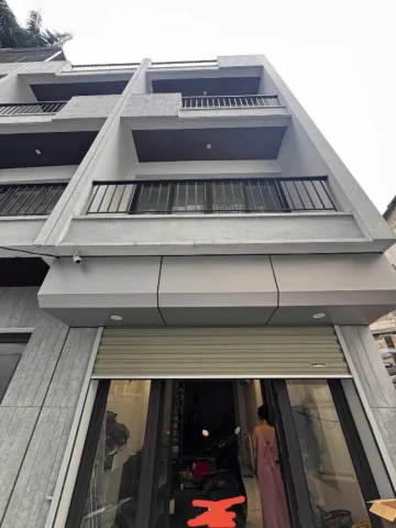 Cực phẩm Xuân Thủy 50m2x4T, VF9 tránh, ngõ thông sát các trường ĐH lớn, 15tỷ