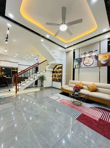 Bán nhà 1/ Nguyễn Đình Chiểu, P5, Q3. Gần trường Kiến Thiết, giá 3 tỷ200 sổ riêng