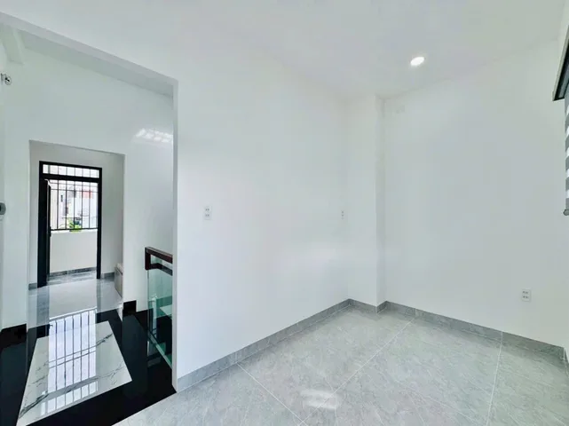 Bán nhà 45m2 Lạc Long Quân, P. 8, Tân Bình. Gần công viên Gò Cầm Đệm, sổ riêng
