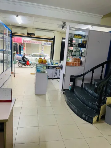 Cho thuê nhà mặt phố Đội Cấn, Ba Đình 70M x 5T giá 40 triệu KD CỰC TỐT