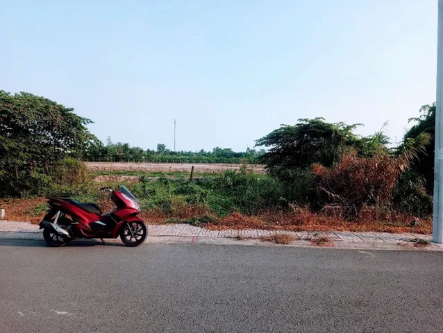 Bán đất 110.8m² full thổ cư ngang 5m giá 850 triệu tại Phường Long Châu