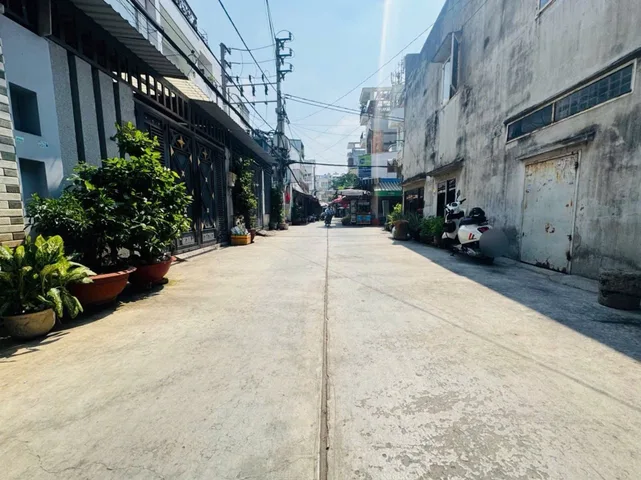 HXH 3 TẦNG Đ.SỐ12 BÌNH HƯNG HÒA.BT