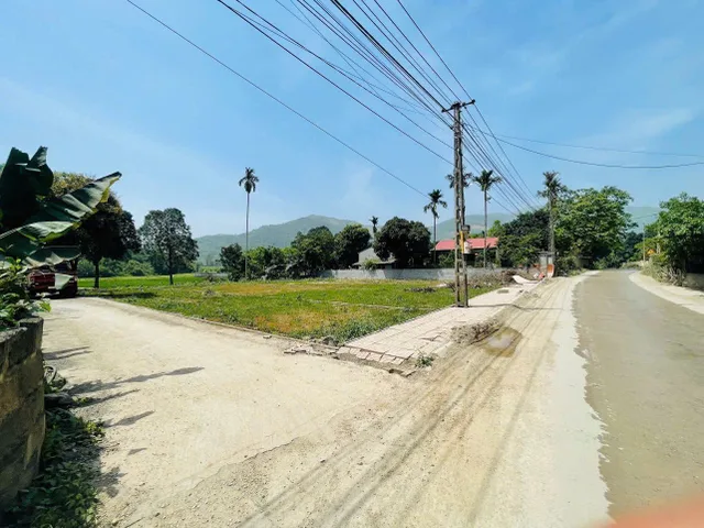 211m - TRỤC CHÍNH ĐÁ BẠC-LIÊN SƠN- PHÚ THỌ, GẦN SÂN GOLF SKY LAKE