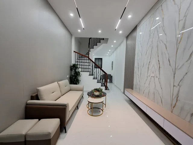 CỰC PHẨM KIM GIANG – SÁT KĐT ĐẠI KIM – NHÀ ĐẸP FULL NỘI THẤT – Ô TÔ ĐỖ SÁT NHÀ