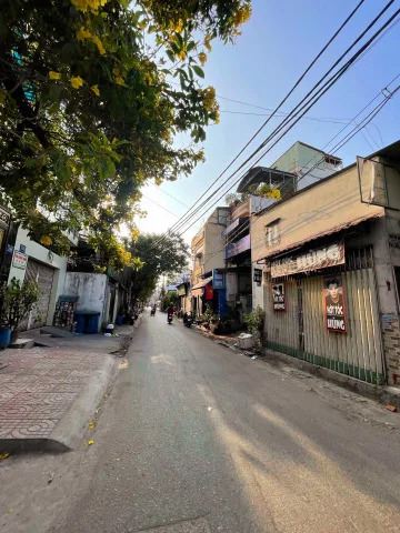 Nhà 62m2,chỉ  hơn 6 tỉ,ngay Tân Hòa Đông,gần 4 xã, giáp Tân Phú, 3phòng ngủ,p khách, bếp, chỗ đậu ôtô, sân thượng rộng,hẻm xe tải, cách 1 căn là mặt tiền kd.