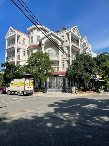 Bán nhà 650m² có sẵn 240m² thổ cư ngang 15m giá 33 tỷ tại Phường Bình Hưng Hòa