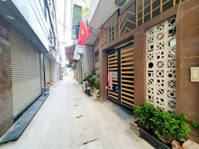 Cực phẩm Xuân Thủy, gần 50m2x4T, Kia qua cửa,2 thoáng, ngõ thông chỉ 12tỷ
