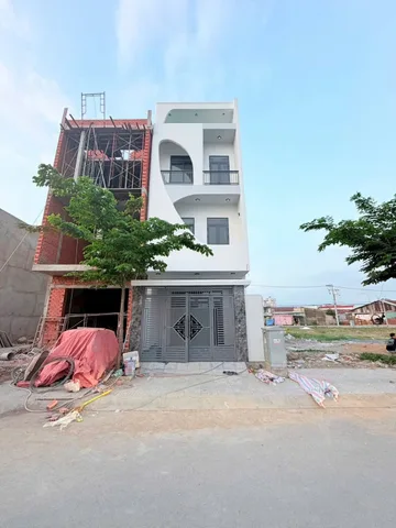 Bán Nhà 1 Trệt 2 Lầu Khu TĐC Bửu Hoà Mới.Thiết kế Hiện Đại Đầy Đủ Công Năng