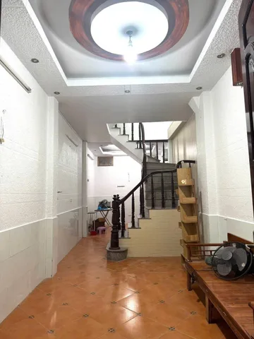 Cho thuê nhà ngõ Hoà Bình 7, Minh Khai quận Hai Bà Trưng 35M x 4T (4 ngủ) giá 11tr