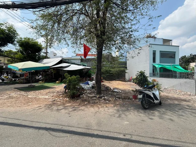 Đất Lô Góc Mặt đường số 8 Linh Xuân hèm bền hông 226.