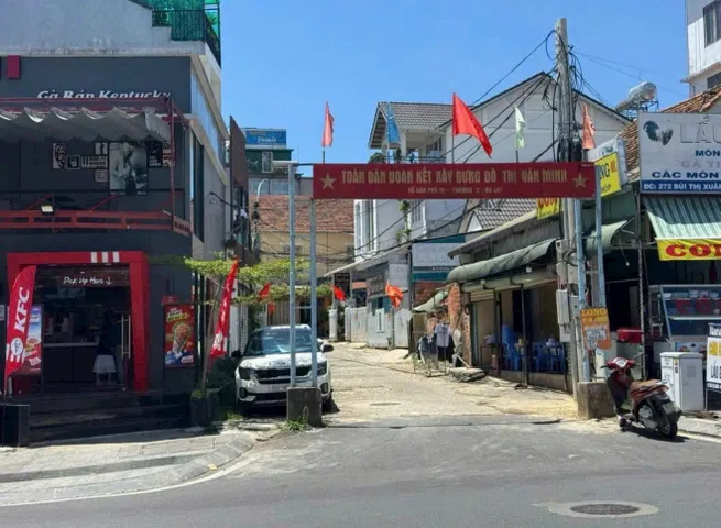 Cần bán 2 nền liền kề phố vị trí đắc địa đường Bùi thị Xuân ngay ngã 5 đại học sầm uất nhất tp Đà Lạt