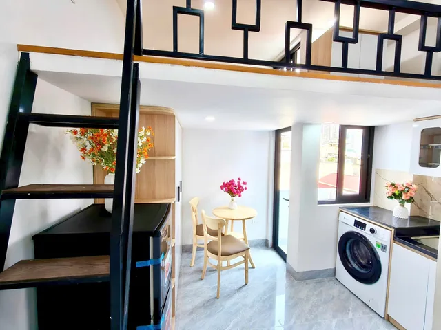 cho thuê nhà Hồ Tùng Mậu 15m2 full nội thất chỉ 4tr2 / tháng nhanh tay sách vali vào ở thui nào.