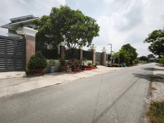 Đất thổ cư mặt tiền nhựa gần khu Vinhomes Sài Gòn Park Hóc Môn xã Tân Thông Hội Củ Chi TPHCM, DT: 5x25m, giá chỉ: 1,8 tỷ.