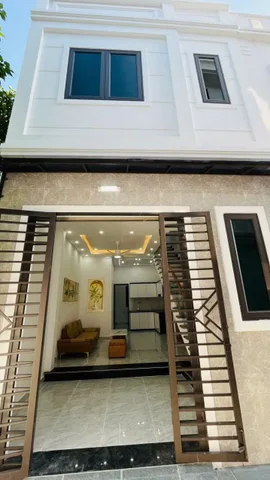 🏡 NHÀ 40M² x 2 TẦNG – QUỲNH CƯ, HÙNG VƯƠNG 🏡 giá 2,1tỷ
Lh 0398787284