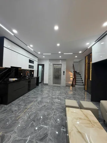 Bán nhà mặt phố Hoàng Mai – Giá 17.9 tỷ – DT 50m² x 6 tầng – MT 5m – thang máy, kinh doanh đỉnh