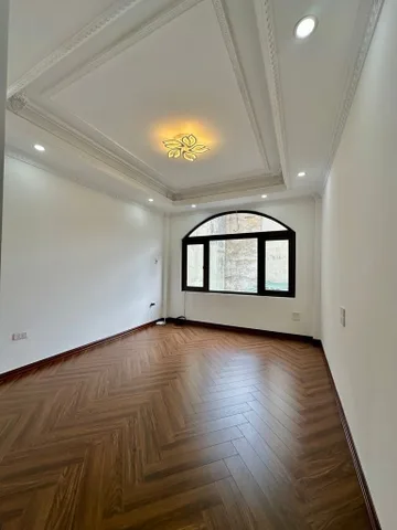 Bán nhà lĩnh nam 6 tầng thang máy long lanh hoàng mai