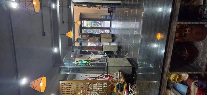 LÔ GÓC 2 MẶT TIỀN KHU KINH DOANH SẦM UẤT - GẦN LŨY BÁN BÍCH - 84M2 - 5 TẦNG MỚI ĐẸP