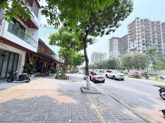 Bán nhà 4 Tầng đường Nguyễn Tất Thành, ngay Ông Ích Khiêm, Hải Châu - Giá 19.2 tỉ