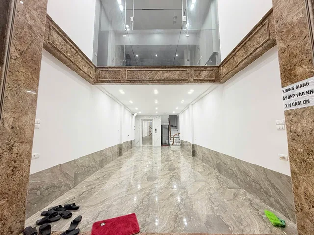 Bán nhà Hoàng Mai – Giá 19.5 tỷ – DT 50m² x 6 tầng – MT 4m – thang máy, ô tô tránh, kinh doanh