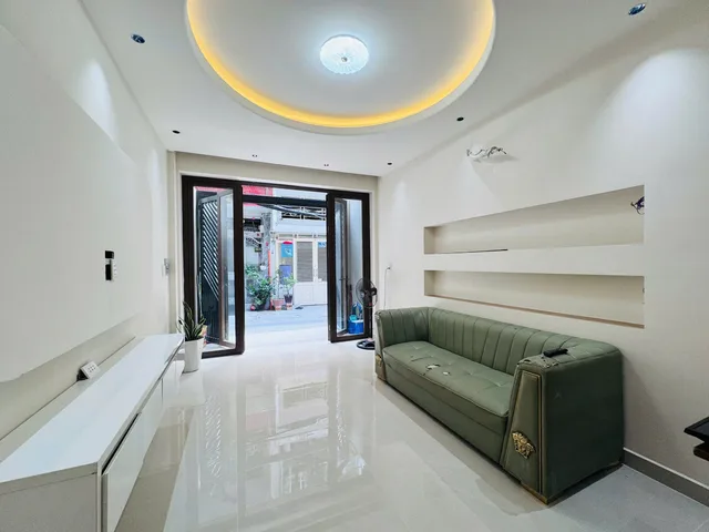 Bán nhà 32m2-8,09 tỷ, 3 lầu mới xây 5PN, hẻm ô tô trung tâm quận 3
