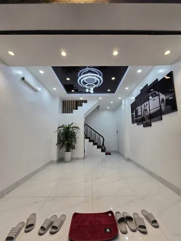 NHÀ MẶT PHỐ HOÀNG MAI - LÔ GÓC