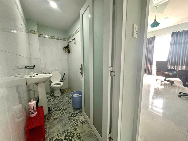 Bán nhà mặt tiền đường nhựa xã Phước Vân, Cần Đước dt 102m2 1 lầu,2pn,2wc giá 1,9 tỷ