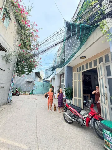 Nhà đẹp 2/ ngắn Đường Chợ Liên Ấp 2-6 gần Quách Điêu Vĩnh Lộc A. 
 DT: 4*8m lầu suốt 2PN 2WC.