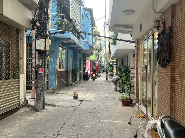 NHÀ 4 TẦNG, NGAY CƯ XÁ ĐÔ THÀNH, CÓ SÂN THƯỢNG, P.4, QUẬN 3, GẦN MẶT TIỀN, SHR, HOÀN CÔNG