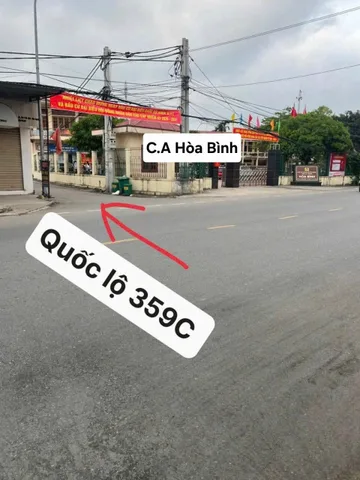 Bán 62m ngay ủy ban phường Hoà Bình, ngõ rộng rãi ô tô tận đất . L/h;076,231,9990 em Thúy