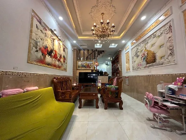 Bán nhà 95.8m² full thổ cư ngang 4m giá 7.2 tỷ tại Phường Bình Tân