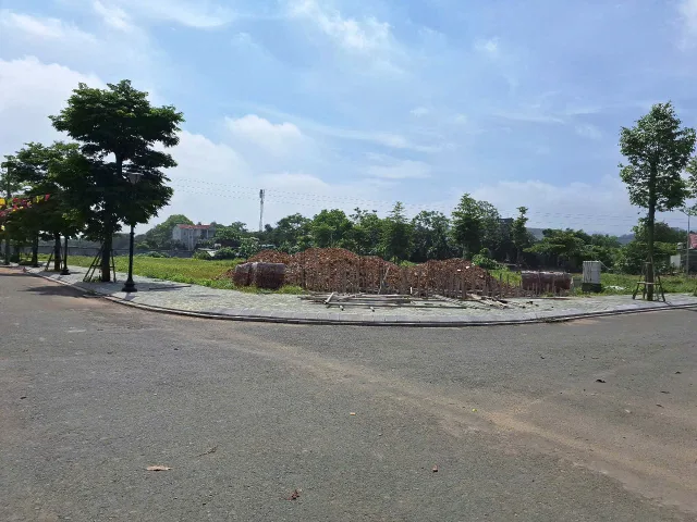 Chính chủ bán đất nên Phương Đông Green Valley mặt đường 20m