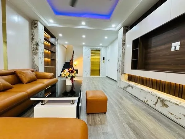 Bán nhà phân lô Ngõ 147 Tân Mai, Hoàng Mai, 5 tầng thang máy, ô tô đỗ cửa, 50m2, 11.5 tỷ