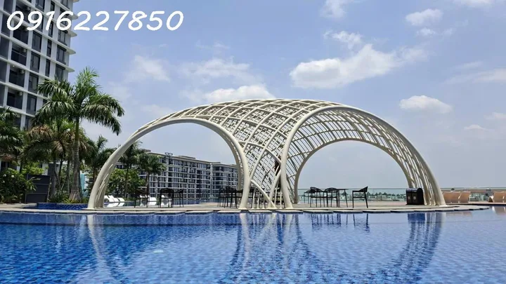 Bán căn hộ 2PN, DT 69m2 view hồ bơi dự án Midori Park The Glory - TP Mới Bình Dương