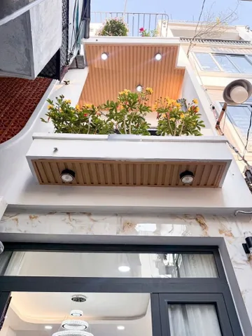 📢  Nhà đường HOÀNG VĂN THỤ , hẻm ba gác , sát Sân Bay , cách mặt tiền 20m , khu vip kinh doanh sầm uất .