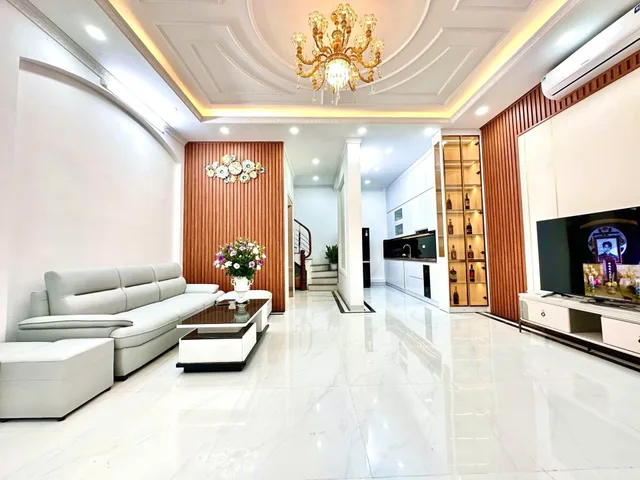 NHÀ ĐẸP TÂY SƠN PHỐ TRUNG TÂM – THANG MÁY CHẠY ÊM RU – Ở SƯỚNG – 58M2