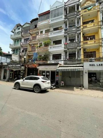 Mặt phố đông quan Cầu Giấy 50M x 5T giá 28 triệu KD - Ở NHÓM