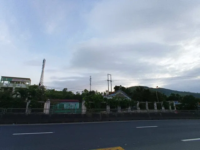 Bán đất 30m mặt tiền QL1A Tuy An Phú Yên full thổ cư tách 6 lô đầu tư đẹp giá 8 tỷ