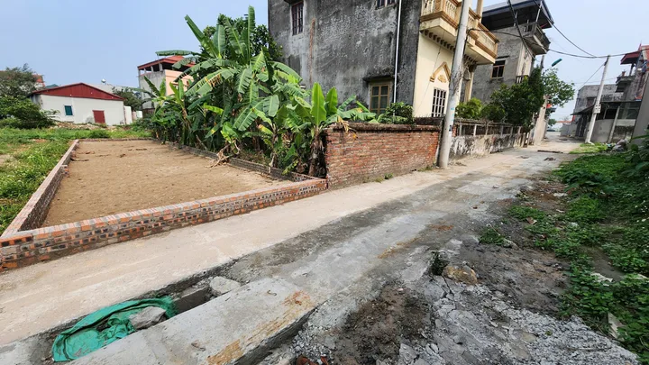 Bán đất Khê Nữ Nguyên Khê (xã Phúc Thịnh) 83m2 bìa làng 2 ô tô tránh
