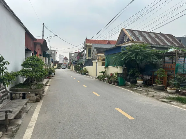 Bán 60.8 m Hoa Động gần chợ , trường học.ko lỗi gì cách đường thôn 50m. L/h;076.231.9990 em Thúy