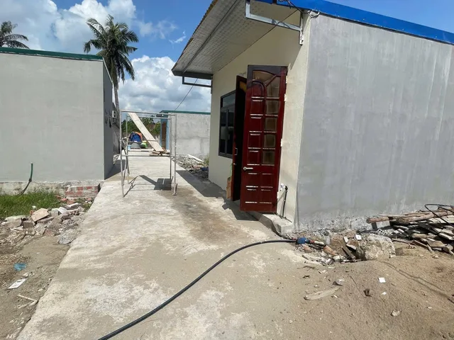 Bán lô đất 48 m có sẵn nhà cấp 4 Hoa Động . Đường ô tô tận đất. Ngay TĐC.l/h;076.231.9990 em Thúy