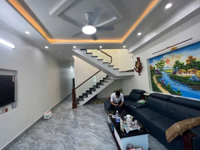 Bán nhà 2 tầng mới chỉ việc xách va li về ở. Diện tích 73m. Cách đường 30 m. L/h:076.231.9990 em Thúy