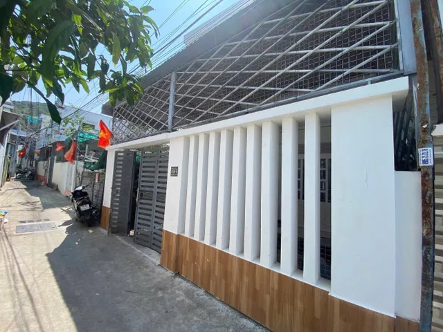 BÁN NHÀ 2 TẦNG MỚI – 2 MẶT TIỀN Ô TÔ ĐẶNG LỘ, VĨNH HẢI – CÁCH BIỂN HÒN CHỒNG CHỈ 1KM

💰 Giá bán: 4,5 tỷ

📐 Diện tích: 98m² ODT
