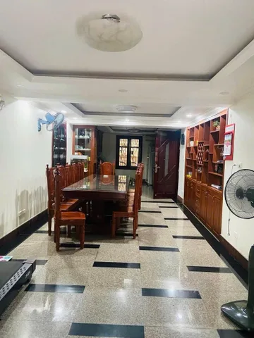Bán biệt thự Bán đảo Linh Đàm – Giá 90 tỷ – DT 275.3m² x 4 tầng – MT 12.5m – hầm gara – nội thất gỗ Lim