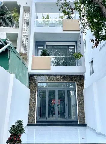 Nhà 100m2 Mặt Tiền Đường 20 ngay TTTM Gigamall Phạm Văn Đồng 3 Lầu mới đẹp